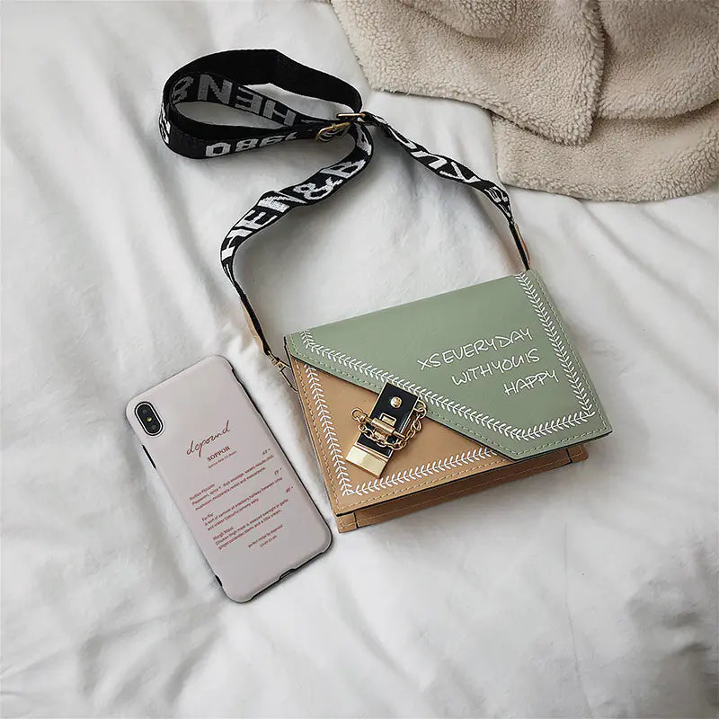 Trendy Compact Chain Shoulder Bag